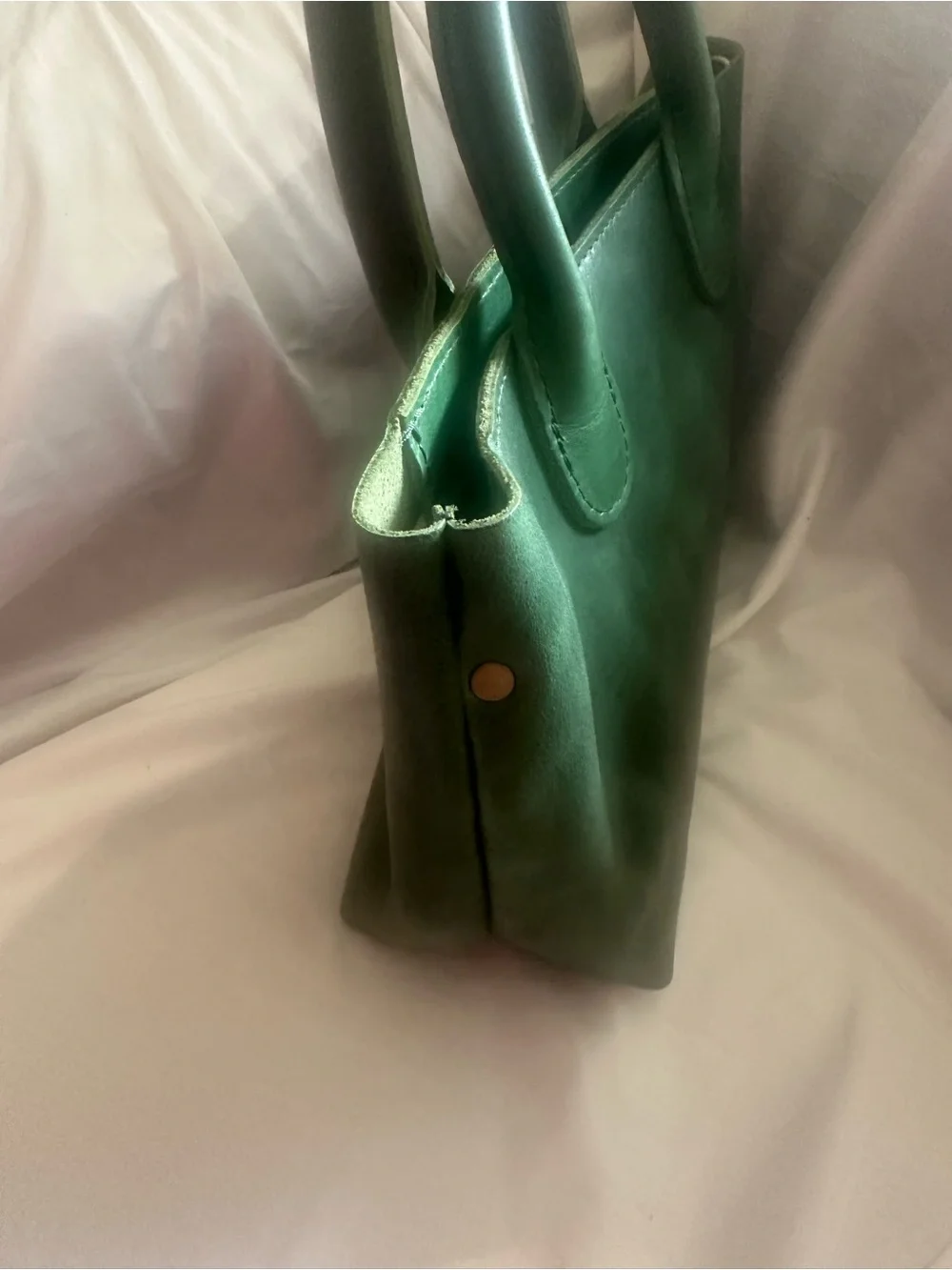 NEW Portland Leather large Raindrop Crossbody. - Picture 5 of 7